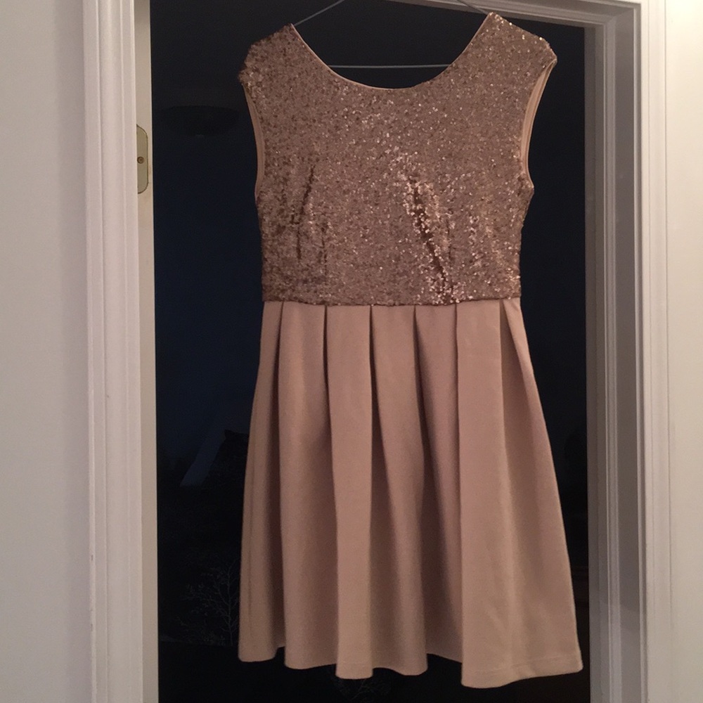 Tan sequined elegant short formal dress